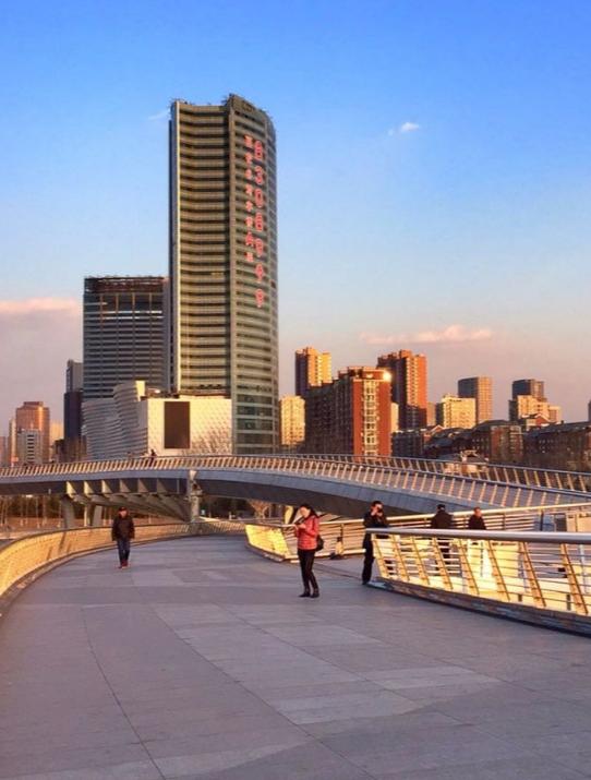 太原,历史与现代交融的璀璨明珠——外交部发言人评论视角